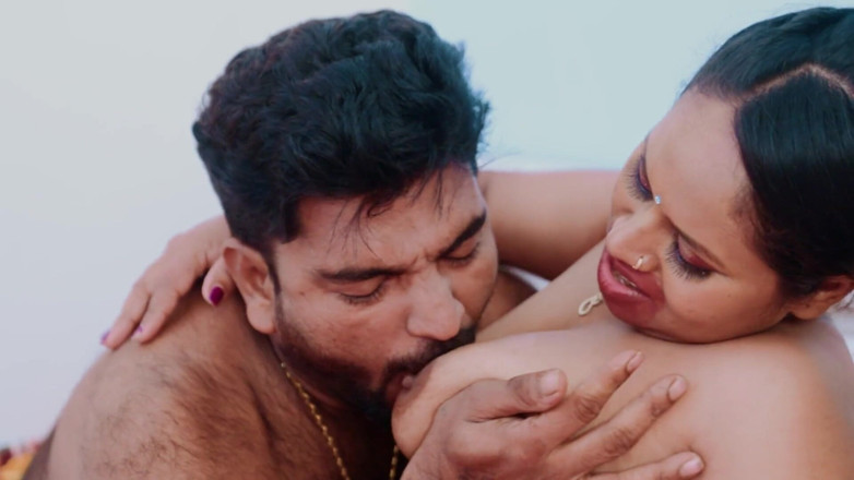 Tightmaal: Une star du porno indienne sexy se fait baiser, hardcore