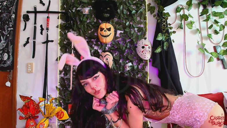 Cosplay burton studio: The Easter Bunny Wants His Eggs