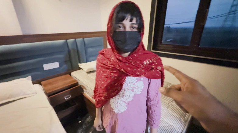 wildDesipair: Desi cameriera e proprietario hanno fatto sesso