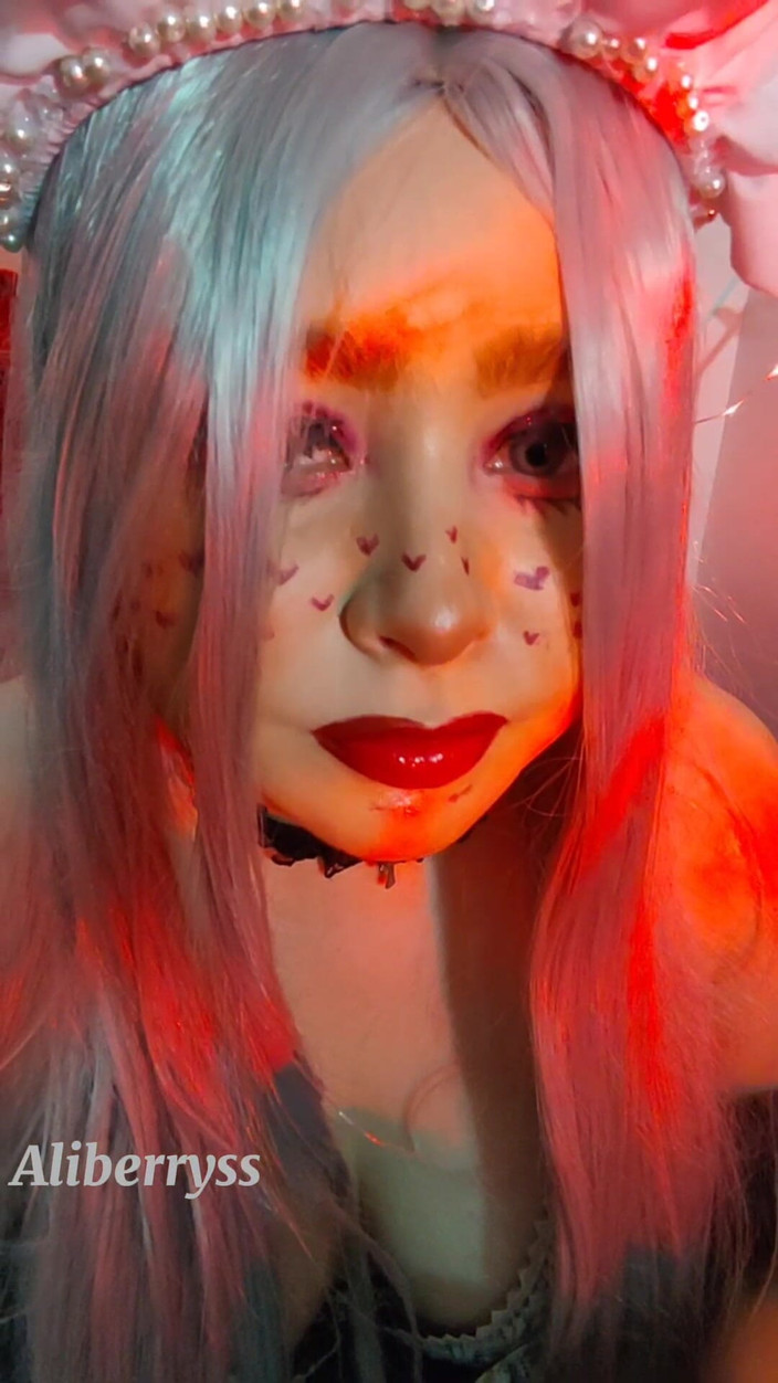 Aliberryss: Gadis kulit hitam dan jilat pelermu