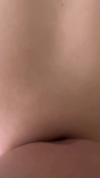 Rychlý anální sex v kuchyni při snídani