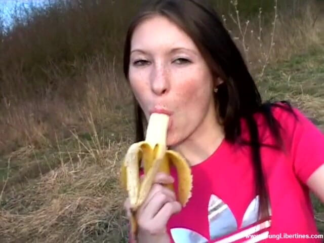 Young Libertines: Sex picnic with banana and cock