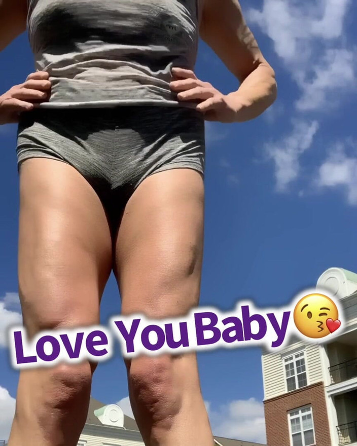 CindieLove: Hot Booty Shorts w Publicznej Cindie Love Kompilacja Sissy CD