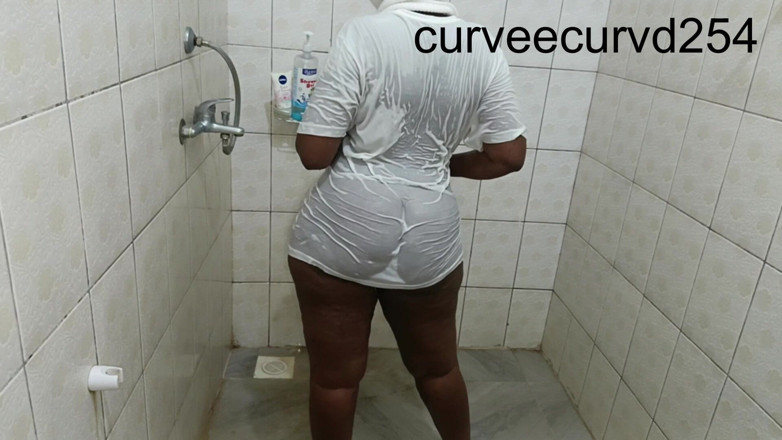 Curveecurvd254: We Got Wet Twerked Sucked and Fucked: Bathroom Romance