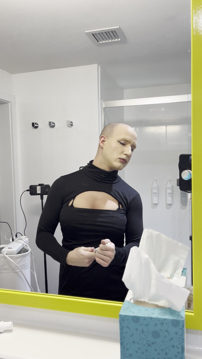 Sissy Bailey Wilde: Muž na blonďatou krásku Ženská transformace