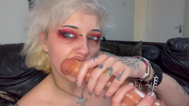 Glitterqueen1999: Kız arkadaşından ıslak sakso gırtlağına kadar amımdan daha iyiyim