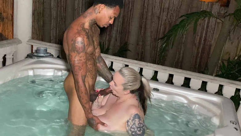 Mature Wanker: Kendra la miLF tatuata prende il bbc di ralph nella...