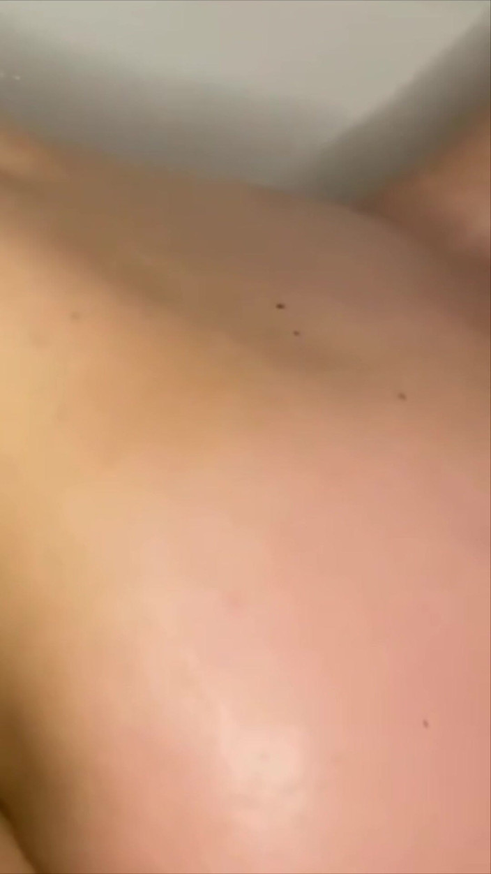 MaybeNatty: V Koupelně S Nahým 18letým Spolužákem