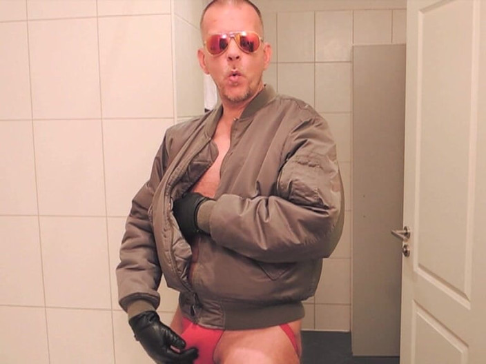 GERMANE_XL: Piss Elektro Cum Shots Xxl 1