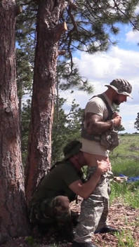 Jason Collins militär-anschluss im wald!