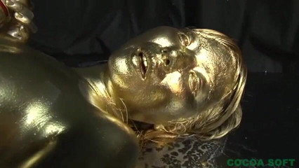 Cocoa Soft: Metallic body painting 003