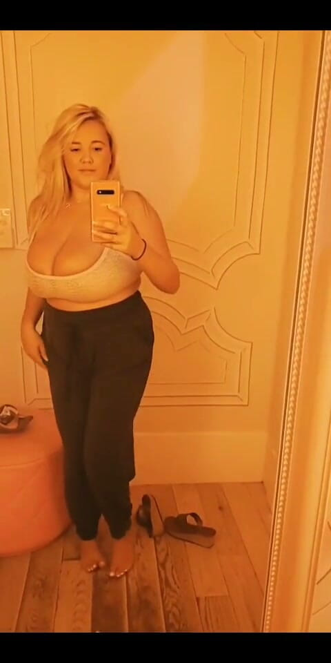 Annabelle Rogers: Spust dołącz do mnie w Victoria Secret