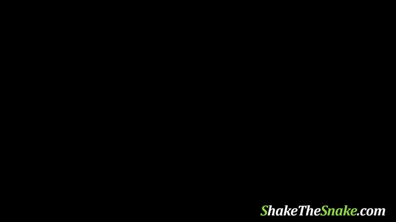 Shake The Snake: 더 스네이크 흔들어 - 현지 가족 관계 - DVD