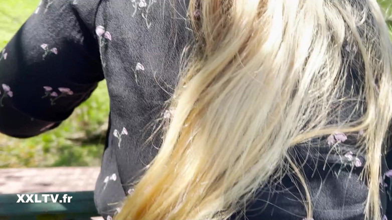 XXLTVFR: En primer plano al aire libre con Chloe Duval