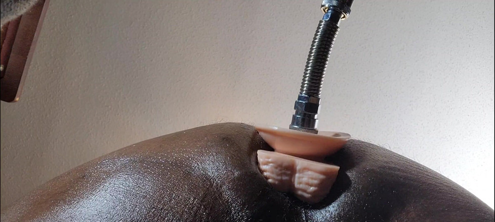 Truestarr: Sexuální stroj mě šuká. Obrovské dildo