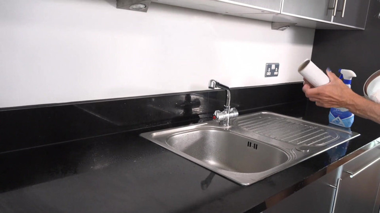 Dirty Doctors Clips - Solo Mature Playtime: Pissing in The Sink