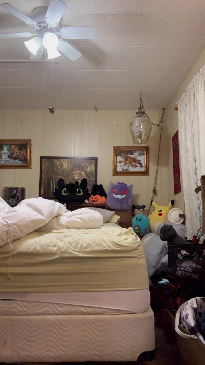 Zuri: Twerking My Oiled up Ass