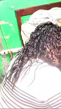 Ibu tiriku dengan pantat bahenol lagi asik nyepong kontolku