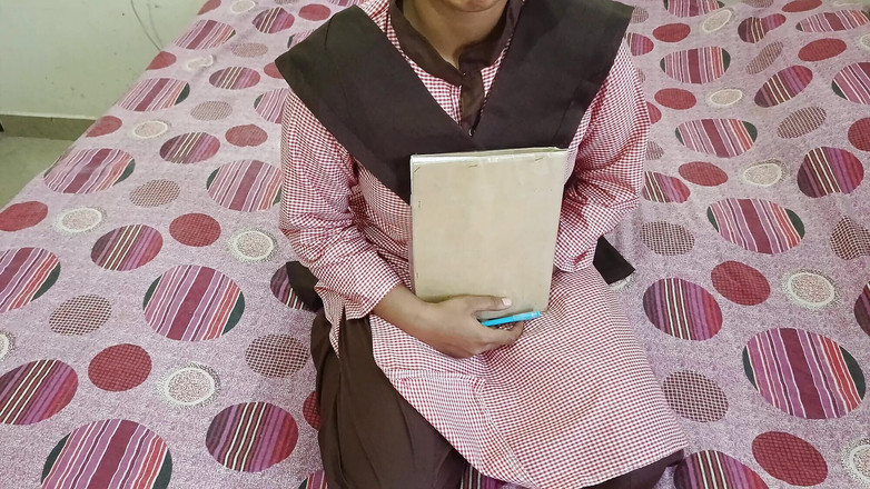 YOURAMRITA04: 교사와 교복을 입고 따먹히는 18살 학생, 투명한 더러운 오디오로 후배위 스타일로 입에 자지 빨기