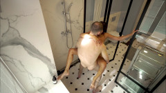 Martin Spell: 항상 행복한 끝을 가지고 함께 샤워를 복용