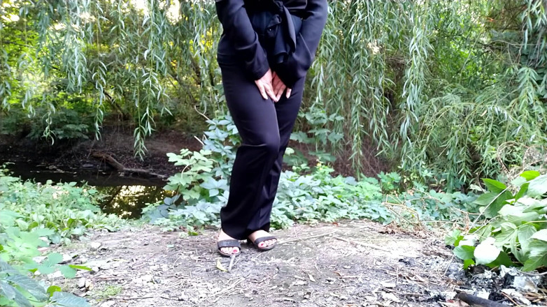 Elena: Big ass Russian MILF pissing outdoors