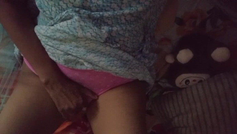 Anne White: Ann si cewek sri lanka lagi sange berat dengan musterbasi