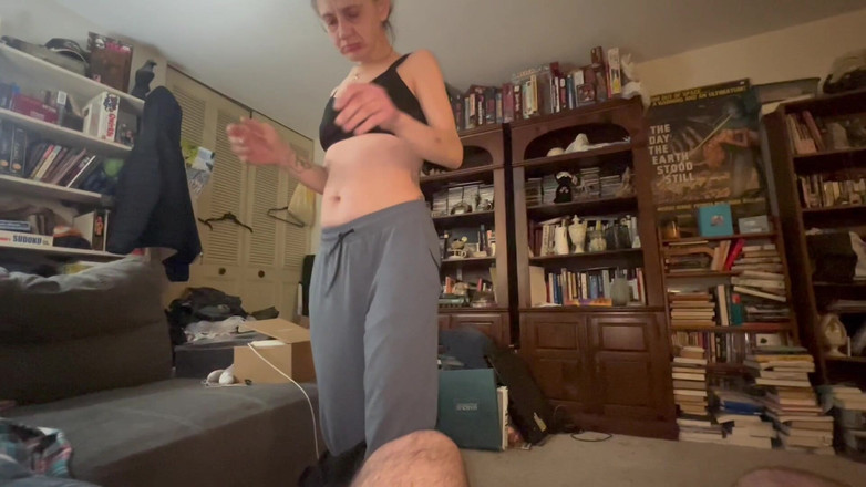 J13D75: Pepek atas permintaan. Si Dia Mahu Keluar Dari Sejuk Dan...