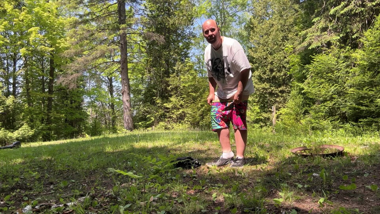 Bigwhitecock: Dışarıda soyunuyor