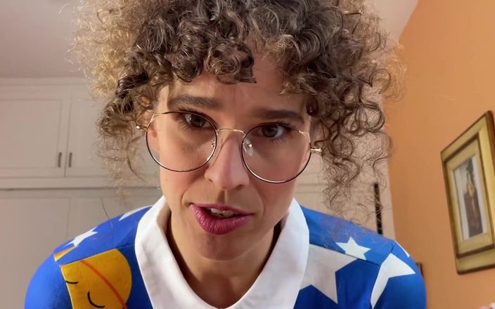 VibeWithMommy: Ms. Jizzle madrasta ajuda seu doce garoto a aliviar o...