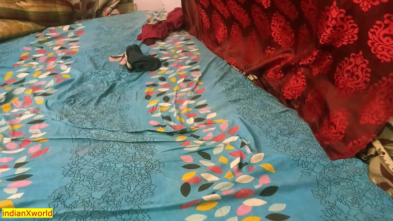 IndianXworld Premium: Indická sexy krásná milfka bhabhi má sex s mladým devarem...