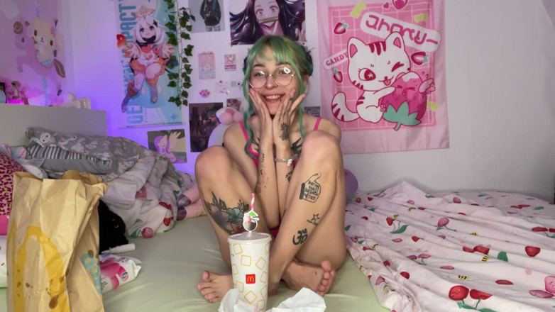 lanalovacutie: Stepdaddys Girl Mcd Mukbang