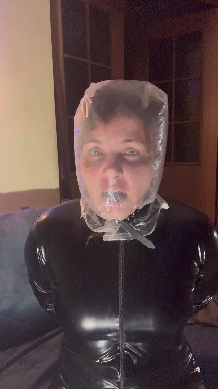 Elena917: Beg plastik ketat dan lateks