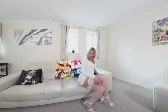 ZexyVR: Gina - Watch You Squirm