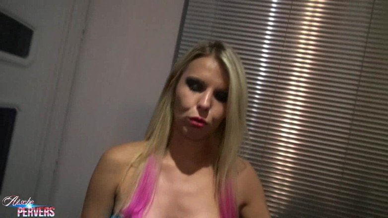 Aische Pervers: After-work Blowjob