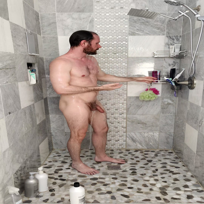 AlbinoAdonis: Horká sprcha - vlastní video - zeptejte se, jak si můžete získat...