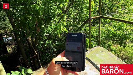 Dating Baron: Doreen nepokleká, aby se modlila, jen aby vykouřila ptáka a...