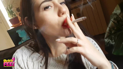 Smokin Fetish: Fantastyczna brunetka tak bardzo uwielbia cygara
