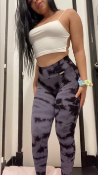 Sexy Workout, Striptease - Verschwitzte Fitnessstudio-session Wird Zu Einer Nackten Fantasie