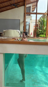 Chill day på villa, retas i poolen, dusch