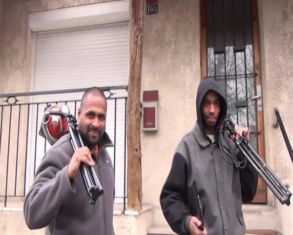 Paris Jango: Amatorska dziewczyna spełnia swoją fantazję, kręcąc film porno