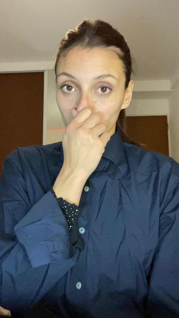 Lynn Scream: Secretara curvă îi ușurează mereu stresul șefului