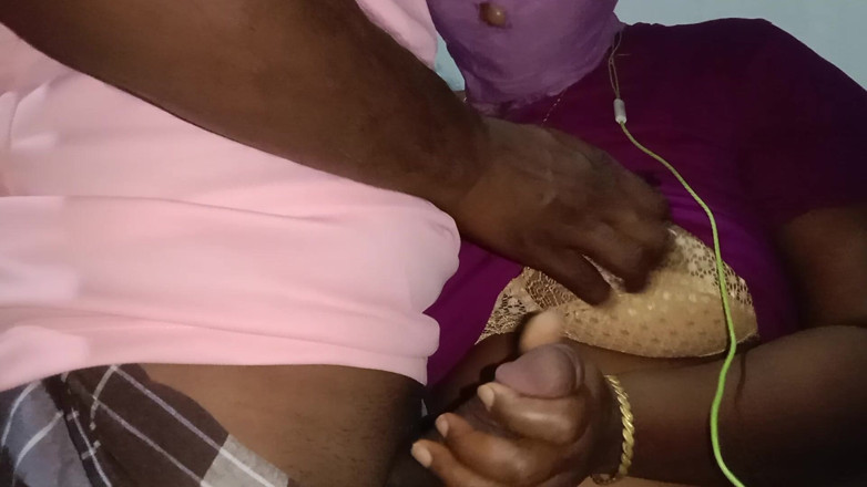 Santhi89: Tamil ateşli büyük memeli genç üvey kız evde ateşli sikişiyor seksi...