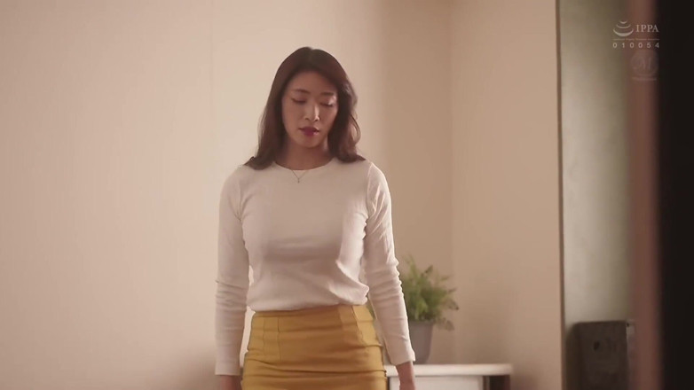 Smooth Time: 보지를 핥는 젊은 남자를 사랑하고 젊은 남자의 자지를 빨아주는 핫한 미시. 1부