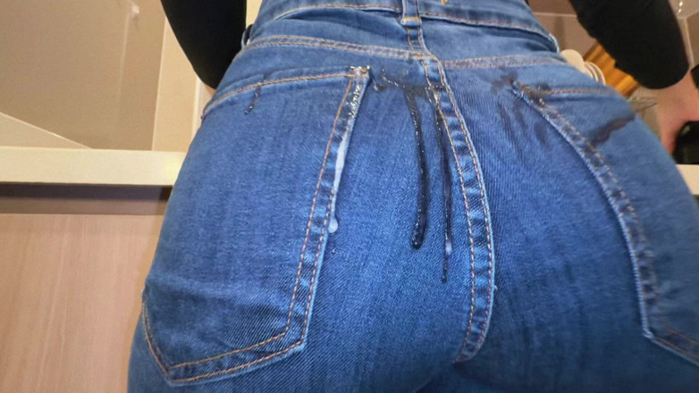 Secret Latina: Cumming All Over My Maid’s Big Ass in Tight Jeans...