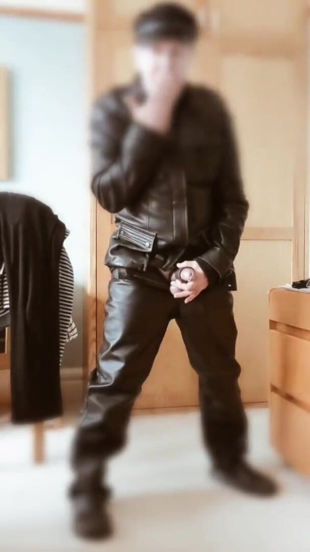 Bellhead: Leather jerk