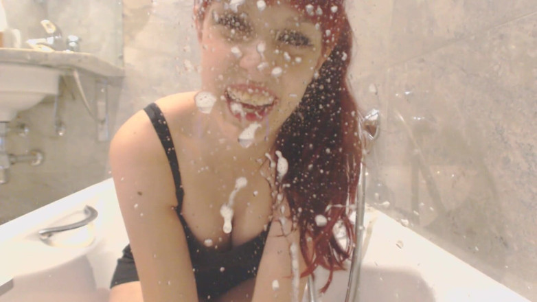 Candystart Videos: Meludah dan ketawa pada awak pov