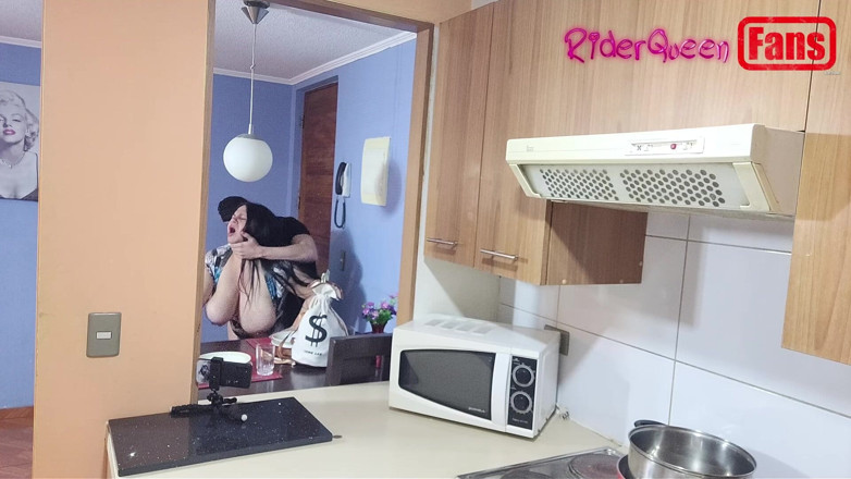 Riderqueen: Videos for Fans: a Masked Young Man Fucks Me in...