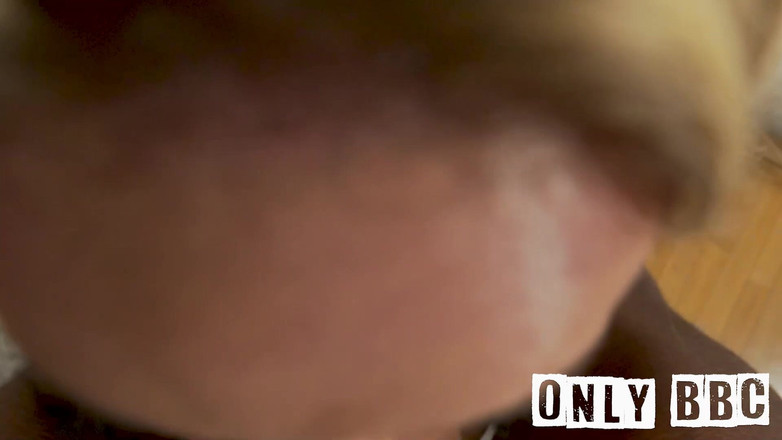 ONLY BBC: Maya Rose La Bombasse Européenne S’agenouille Pour Une Grosse Bite...