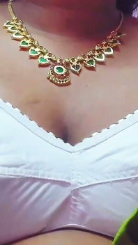 Sex romantic uimitor cu bhabhi! Bhabhi, îți iubesc sânii