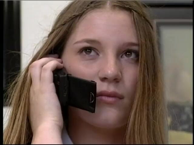 Dangerous Teens: 쪼이는 보지를 두드리는 발정난 십대